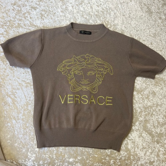 Versace - Picture 1 of 6